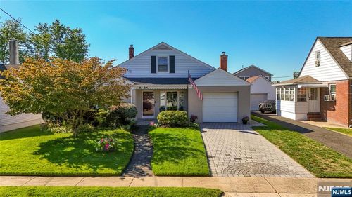 8-24 Fern St, Fair Lawn, NJ, 07410-1541 | Card Image