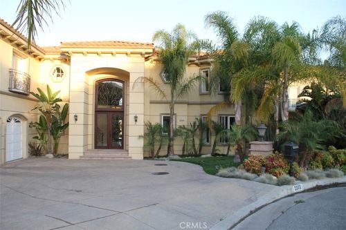 2302 Crystal Ln, Pasadena, CA, 91103-2201 | Card Image