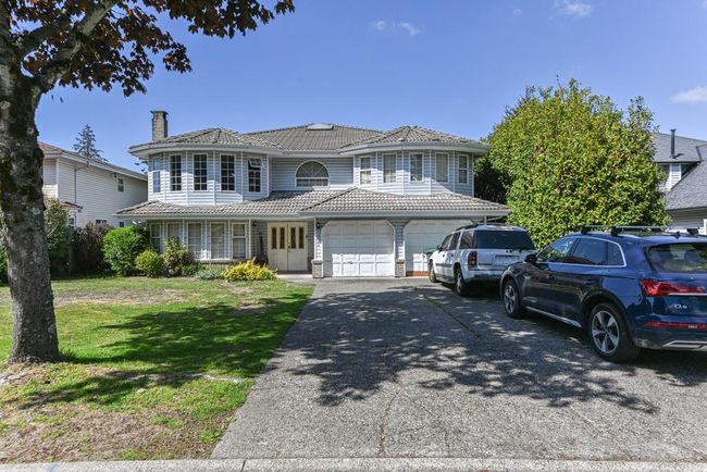 15561 91 A Avenue, House other with 9 bedrooms, 4 bathrooms and 2 parking in Surrey BC | Image 2