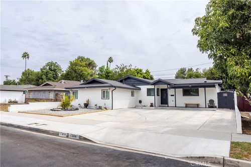7306 Jumilla Ave, Winnetka, CA, 91306-3019 | Card Image