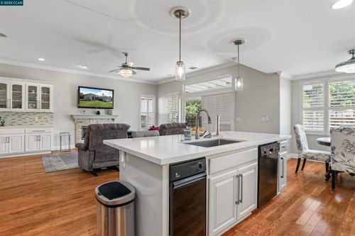 5760 Gateway Ct, Discovery Bay, CA, 94505-9290 | Card Image