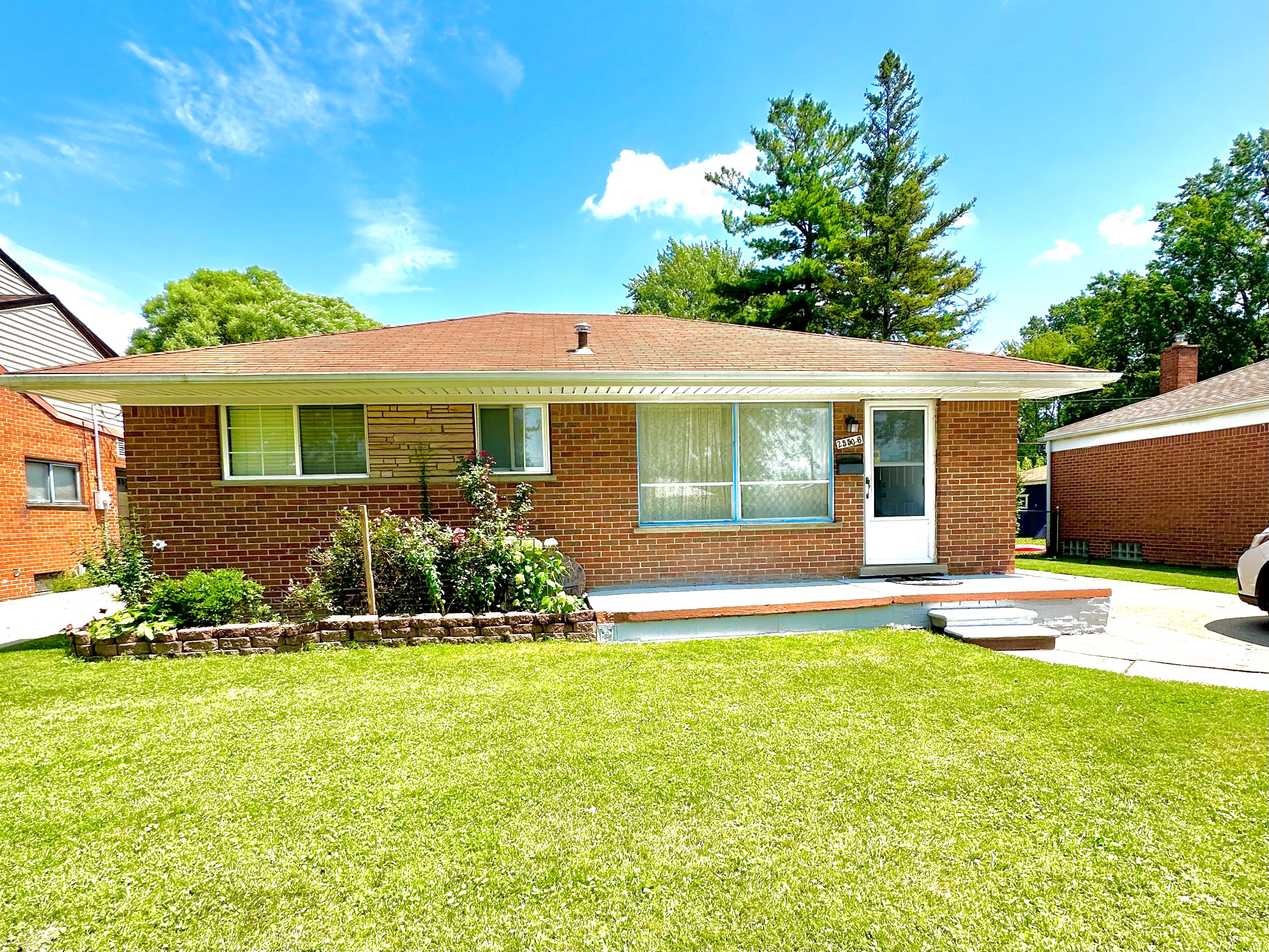 Patricia Ave, Warren, MI 48091 #1