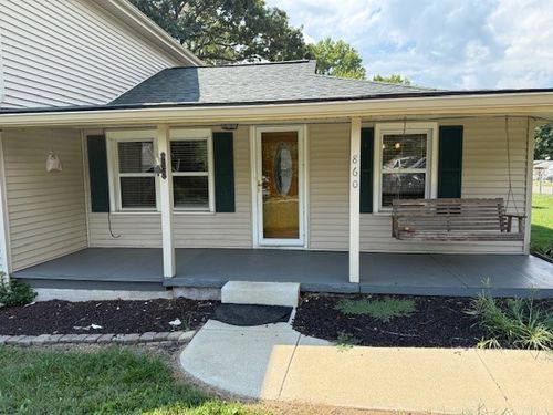 860 Potters Ln, Clarksville, TN, 37040-6921 | Card Image