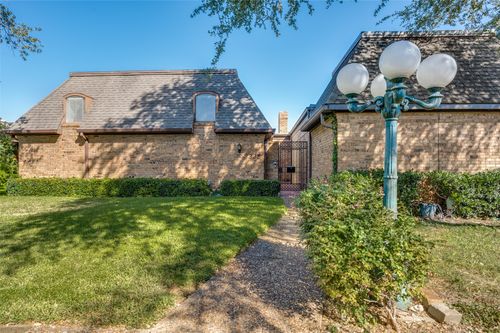 3235 Stonehenge Ln, Carrollton, TX, 75006-5223 | Card Image