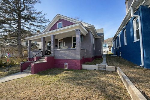 120 W Ridgeway St, Clifton Forge, VA, 24422-1333 | Card Image