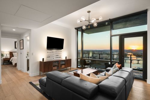 1908-70 Rainey St, Austin, TX, 78701-4745 | Card Image
