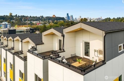 c-1919 24th Ave S, Seattle, WA, 98144-4627 | Card Image