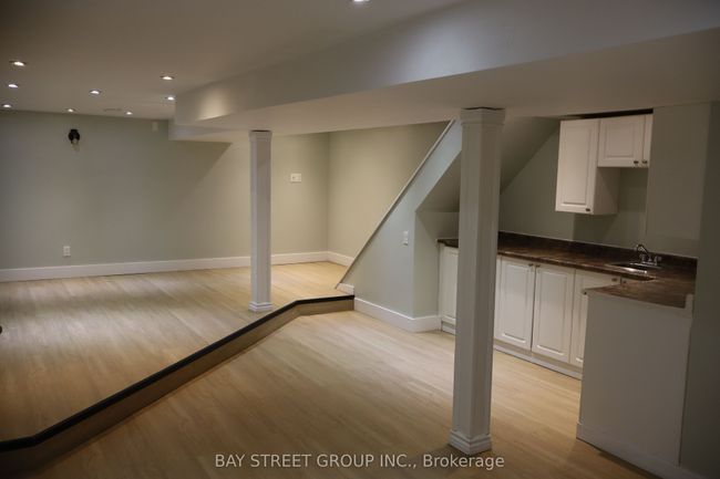 28 Mount Pleasant Dr, House attached with 3 bedrooms, 3 bathrooms and 1 parking in Brampton ON | Image 4