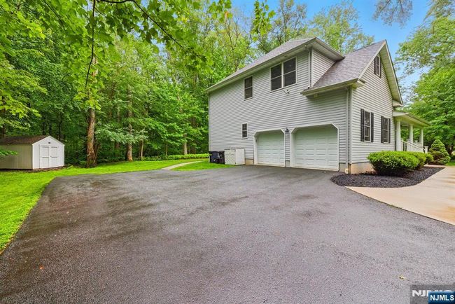 166 Horseneck Rd, House other with 4 bedrooms, 4 bathrooms and null parking in Fairfield NJ | Image 32
