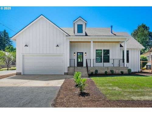 10236 Ne Beech St, Portland, OR, 97220-3422 | Card Image