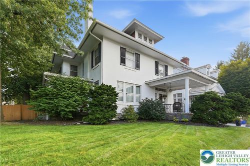 804 W Broad St, Quakertown, PA, 18951-1222 | Card Image