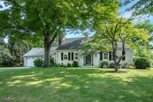 25 Fairview Dr E, Basking Ridge, NJ, 07920-2305 | Card Image