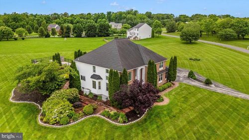 122 Equestrian Cir, SHENANDOAH JUNCTION, WV, 25442-4009 | Card Image