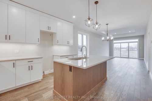 140 Shirley St, Thorndale, ON, N0M2P0 | Card Image