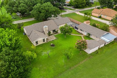 204 E Eckhart Ave, Thrall, TX, 76578-1746 | Card Image