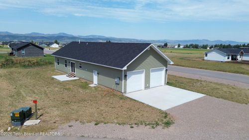 302 Honeybee Ln, Afton, WY, 83110 | Card Image