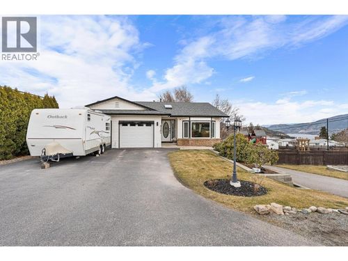 2186 Finlay Crt, Lake Country, BC, V4V1J1 | Card Image