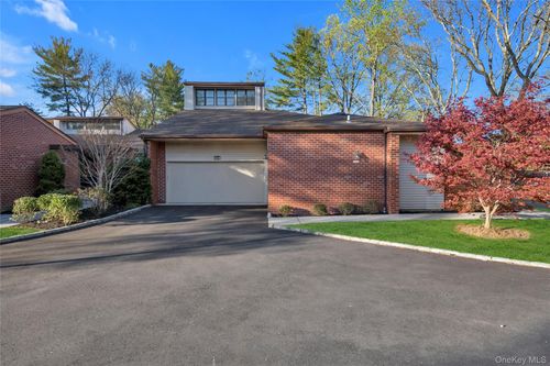 115-115 Eagles Crescent, North Hempstead, NY, 11030 | Card Image