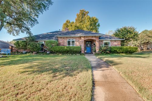 722 Corinthian Pl, Duncanville, TX, 75137-3814 | Card Image