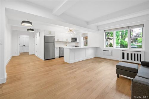 1n-1 Sadore Ln, Yonkers, NY, 10710-4829 | Card Image
