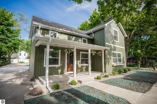 620 S Lansing St, Mt Pleasant, MI, 48858-2635 | Card Image