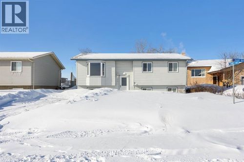 173 Oaks Bay, Fort Mcmurray, AB, T9K1P9 | Card Image