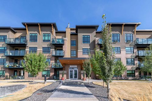 302-145 Burma Star Rd Sw, Calgary, AB, T3E8A8 | Card Image