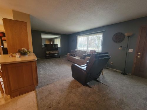 641 Briarwood Drive, Vassar, MI, 48768 | Card Image