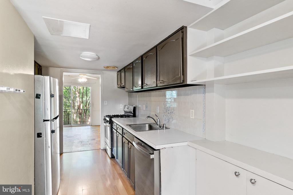 Residential in COLLEGE PARK 4