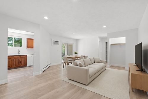 415-410 Fellsview Ter, Stoneham, MA, 02180-4263 | Card Image