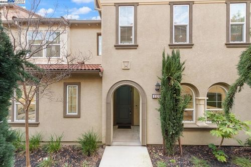 3335 Vittoria Loop, Dublin, CA, 94568-2562 | Card Image