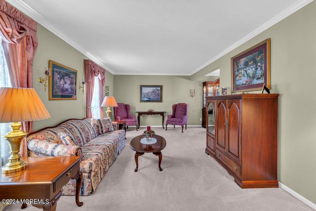 39 Honeysuckle Way, House other with 4 bedrooms, 3 bathrooms and null parking in Howell NJ | Image 9