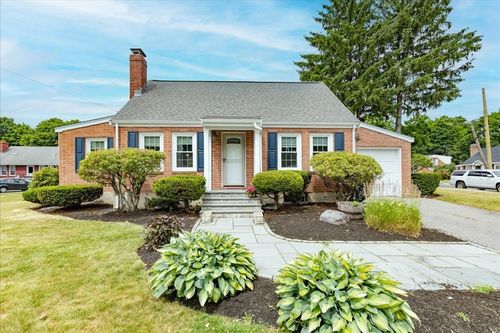 47 Cherry St, Newton, MA, 02465 | Card Image