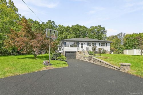 6 Lannis Ave, New Windsor, NY, 12553-7301 | Card Image