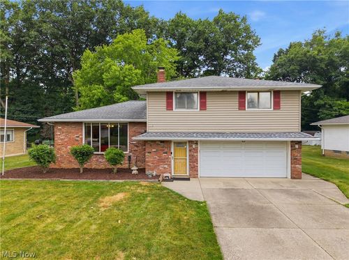 1351 N Circle View Dr, Seven Hills, OH, 44131-1616 | Card Image