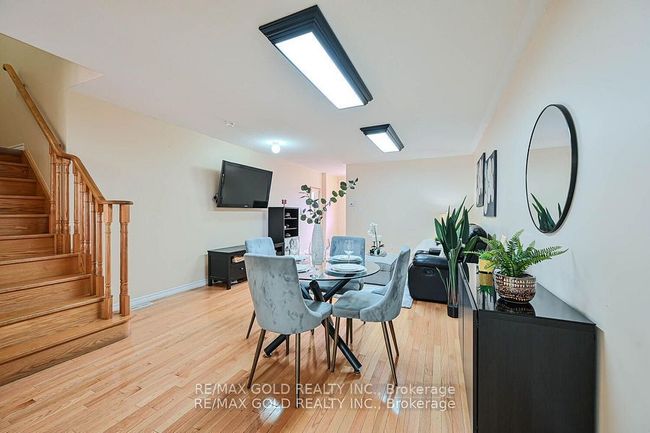 11 Caversham Dr, House attached with 6 bedrooms, 4 bathrooms and 3 parking in Brampton ON | Image 5