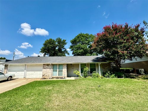 1025 Hadrian St, Irving, TX, 75062-7516 | Card Image