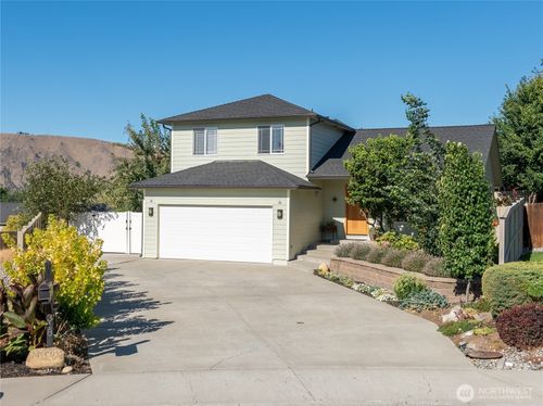 318 S Mary Ln, East Wenatchee, WA, 98802-9263 | Card Image