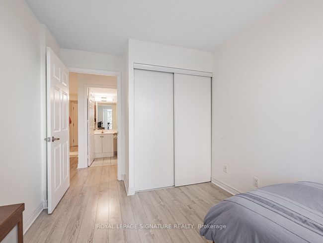 413 - 35 Kingsbridge Garden Cir, Condo with 2 bedrooms, 2 bathrooms and null parking in Mississauga ON | Image 17
