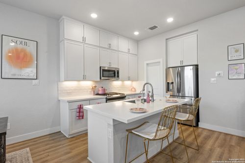 unit-10-8851 Oakland Rd, San Antonio, TX, 78240-2063 | Card Image