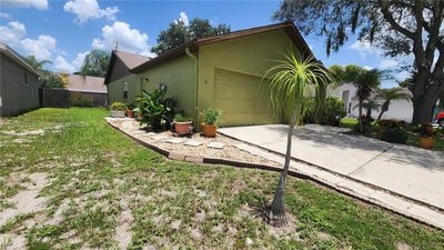 11508 Smokethorn Dr, House other with 3 bedrooms, 2 bathrooms and null parking in Riverview FL | Image 2