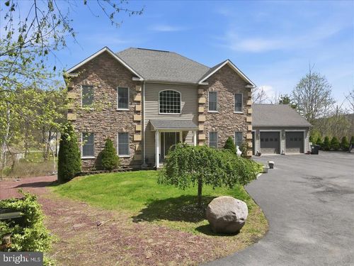 200 Princeton Pnes, Palmerton, PA, 18071-5460 | Card Image