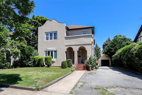 151 E Olive St, Long Beach, NY, 11561-3508 | Card Image