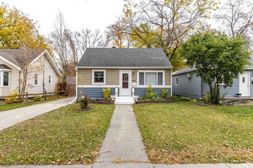 1645 Broadway N, Fargo, ND, 58102-2236 | Card Image