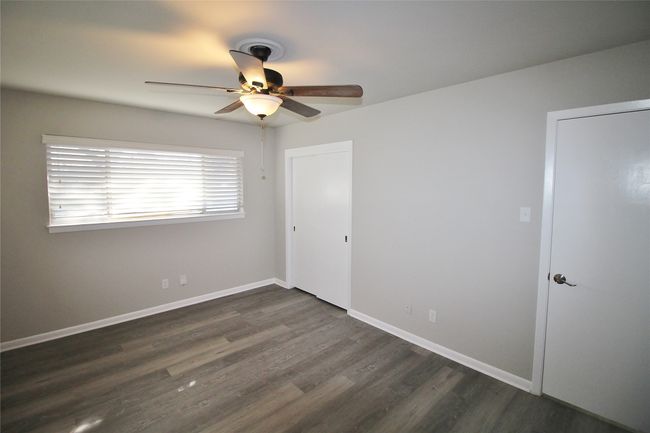 111 S 1 St St, House other with 3 bedrooms, 2 bathrooms and null parking in Midlothian TX | Image 16