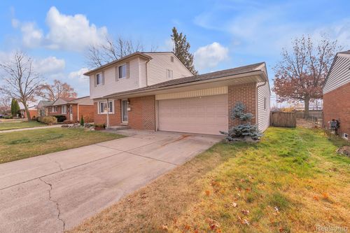 40585 Pinetree Dr, Plymouth, MI, 48170-4443 | Card Image