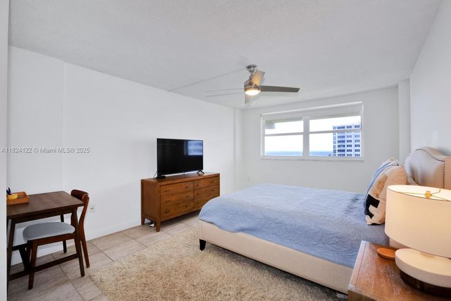 APT-1009 - 177 Ocean Lane Dr, Condo with 2 bedrooms, 2 bathrooms and null parking in Key Biscayne FL | Image 17