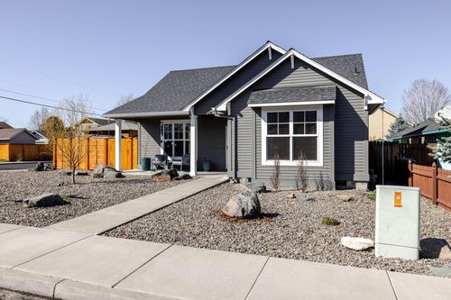 1833 Nw Larch Ave, Redmond, OR, 97756-7532 | Card Image