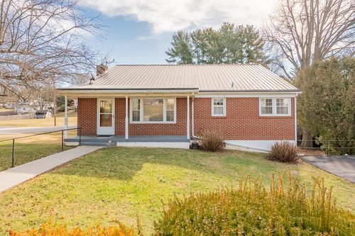 395 E Franklin St, Wytheville, VA, 24382-2629 | Card Image