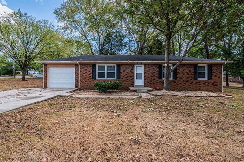 2120 Robin Rd, Bowling Green, KY, 42101-3673 | Card Image